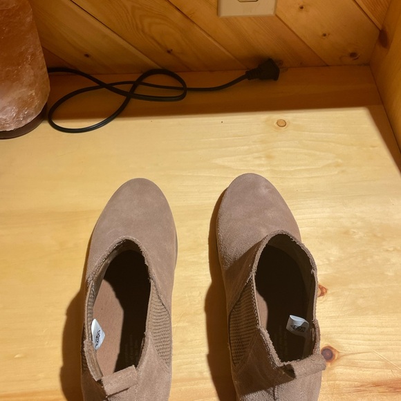 TOMS Women Boots - Picture 5 of 6